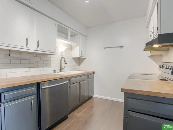 12025 Pierce Plz APT 324, Omaha, NE 68144