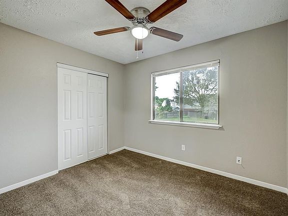 5th image of 10123 Emerald Park Dr