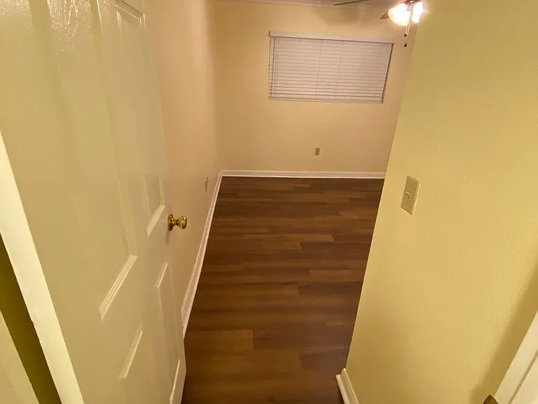 908 Lake Destiny Rd #E — Photo 8