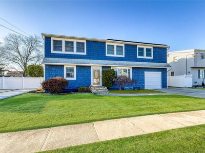 12 Cornwall Lane, Hicksville, NY, 11801