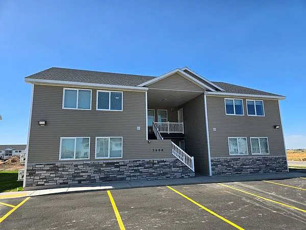 3 bed, 1100 sqft, $1,395 — Photo 1