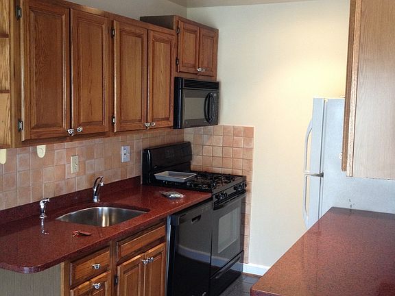 4th image of 4114 Davis Pl NW APT 308