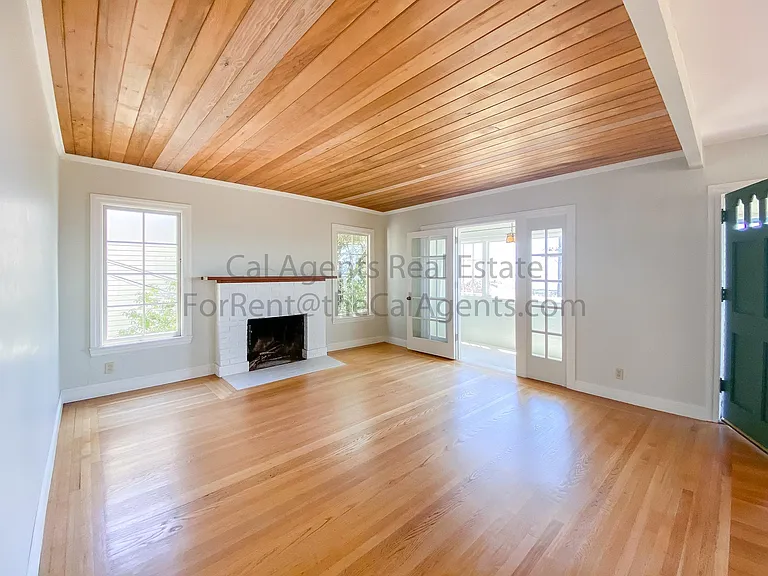 257 Trinity Ave — Photo 2