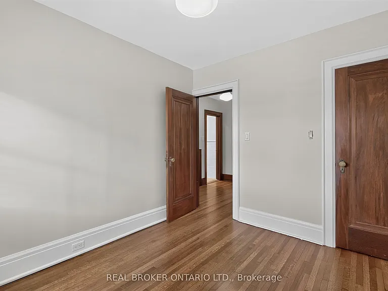 14 Mortimer Ave — Photo 22
