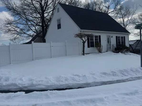 136 Blueberry Hill Road, Groton, CT 06340