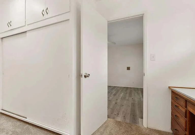 590 N Cambridge St — Photo 14
