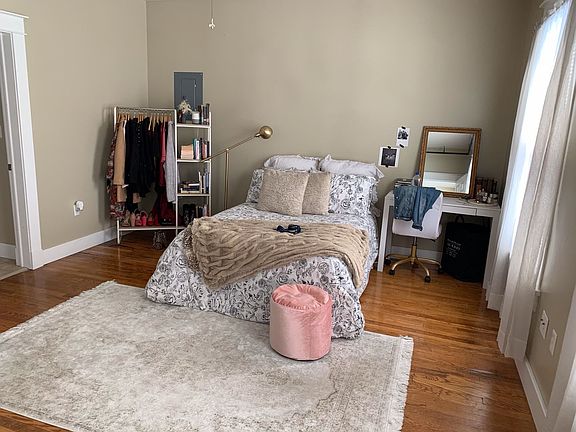 3rd image of 114 W Washington St APT 208