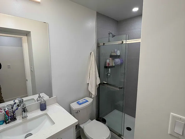 1502 Dufferin St #LOWER — Photo 15