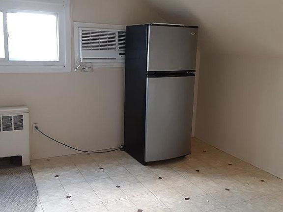3rd image of 2 Palm Ln