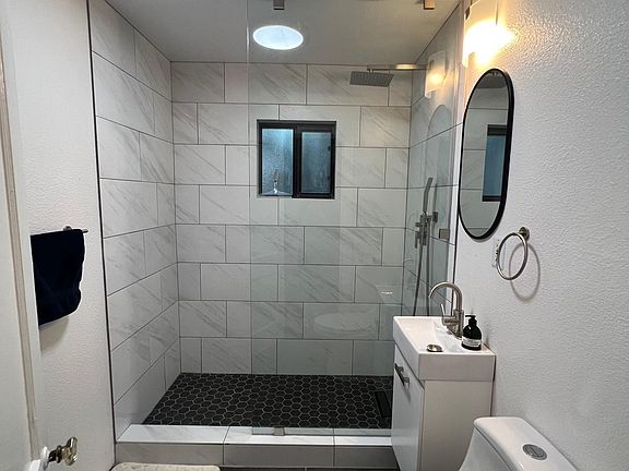 5th image of 1805 Missouri St #1