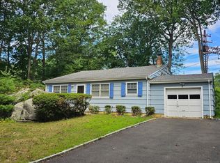 18 Harriet Ln, Darien, CT 06820