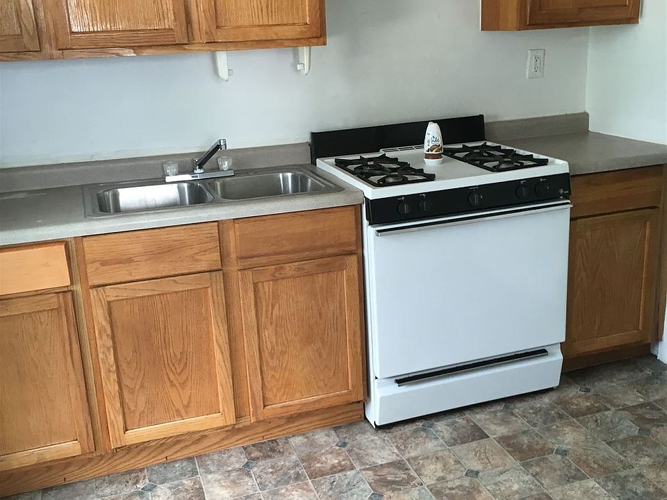 76 S 22 Kitchen