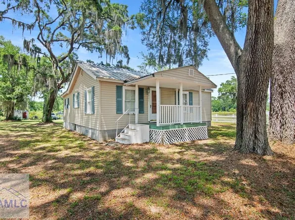 451 E Poncell Dr, Midway, GA 31320