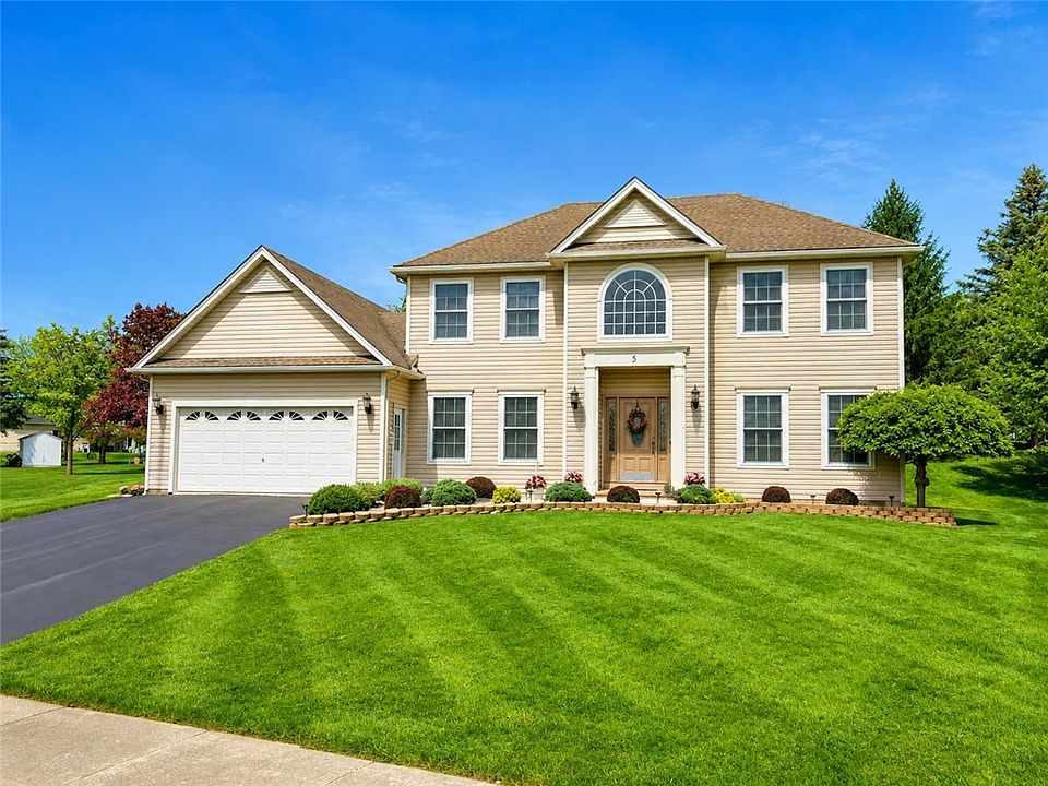 1st image of 5 Royce Dr