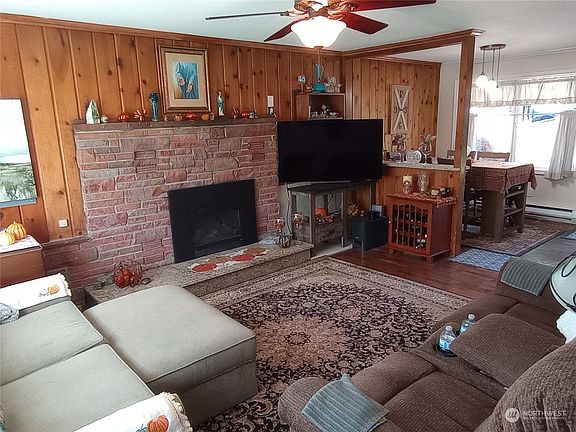 4th image of 20207 60th Avenue W