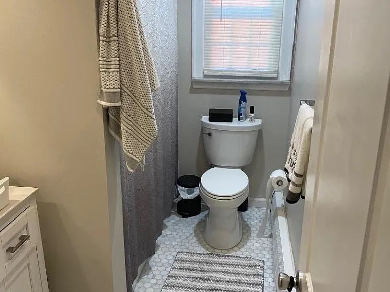 549 Broughton Ave #1 — Photo 15