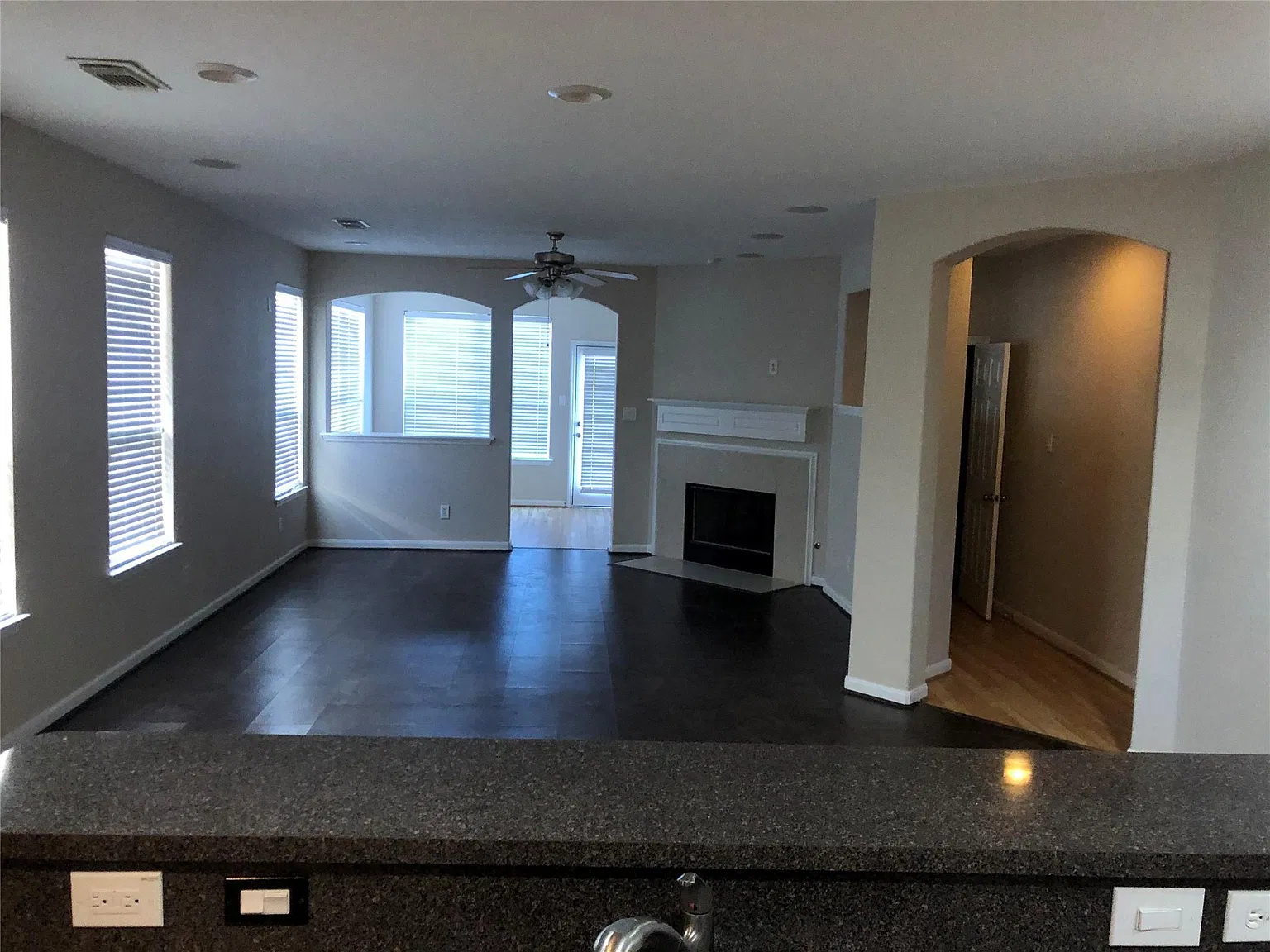 2 bed, 2.0 bath, 1608 sqft, $1,900 — Photo 3