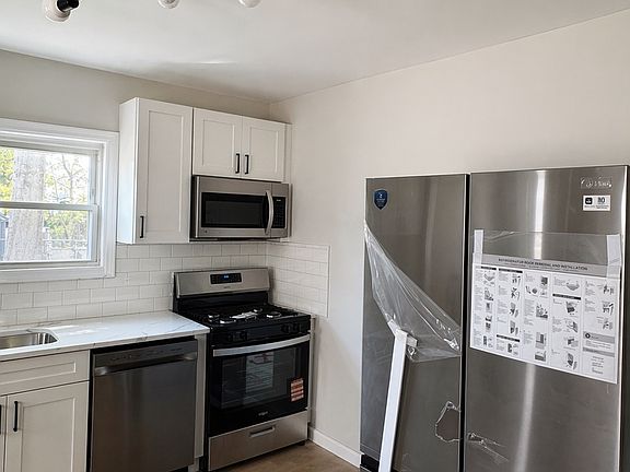4th image of 156 W Emerson Ave Unit 1