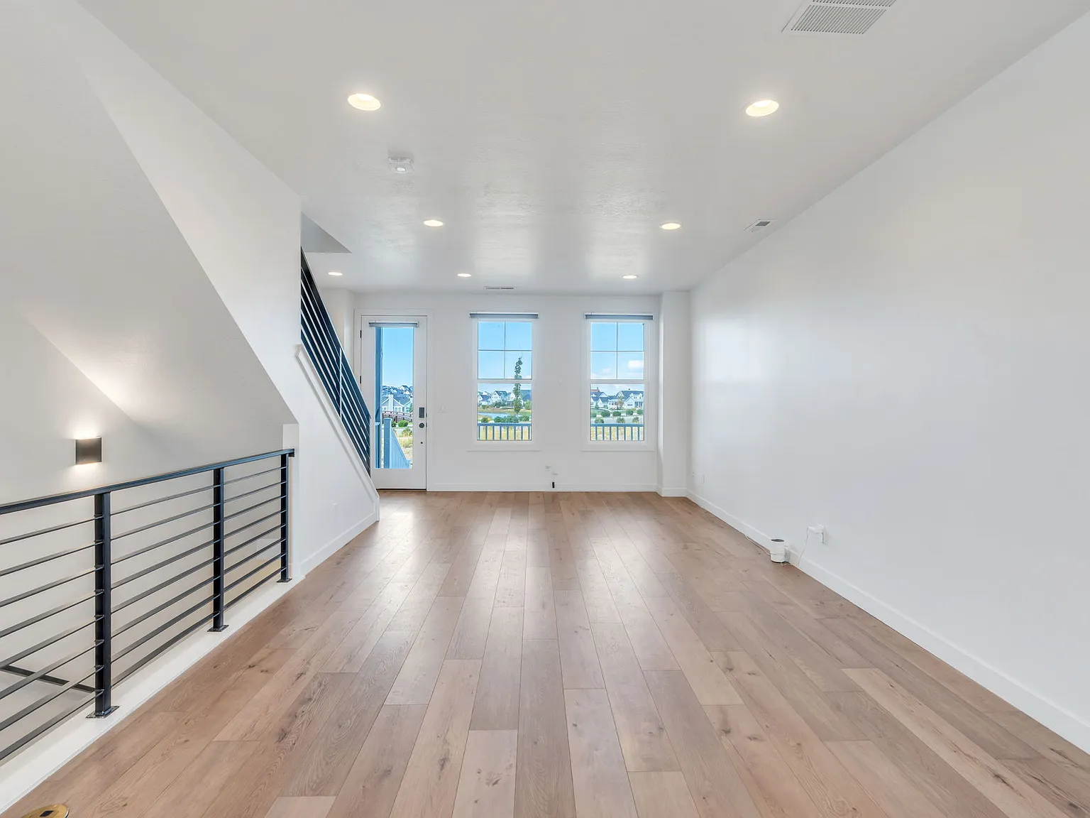 2 bed, 2.5 bath, 1860 sqft, $2,650 — Photo 4