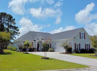 695 Meadowbrook Ln NW, Calabash, NC 28467