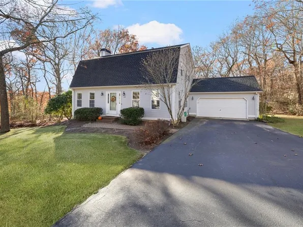 19 Ridge Crest Ln, South Kingstown, RI 02879