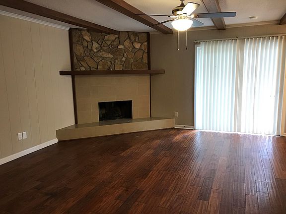 5th image of 220 Brooks Dr