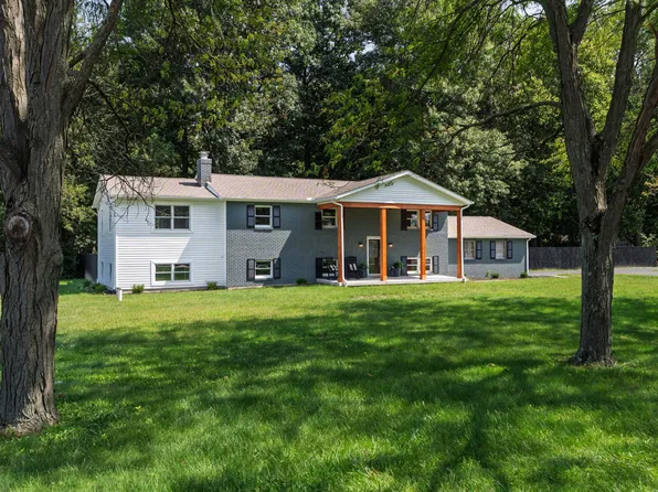 6110 Holiday Ln, Dublin, OH 43016