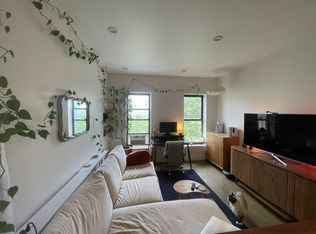 686 Sackett St APT 4R, Brooklyn, NY 11217