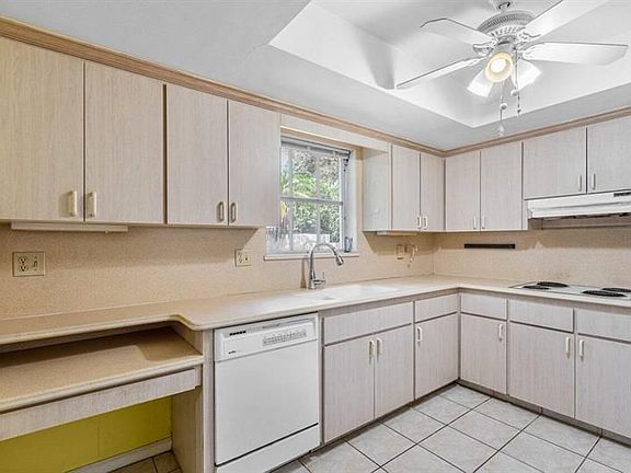 5th image of 27 Sabal Island Dr #1