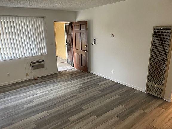 2nd image of 440 Goya Dr #442