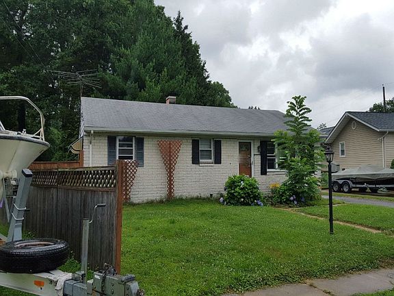 2nd image of 4 S Park Ct