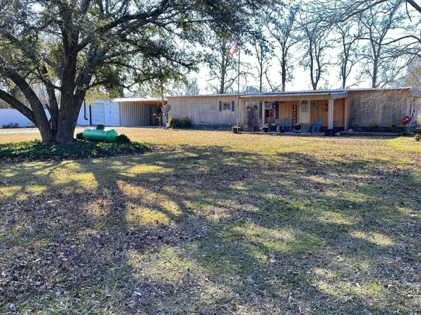 302 Country Ln, Oak Grove, LA 71263