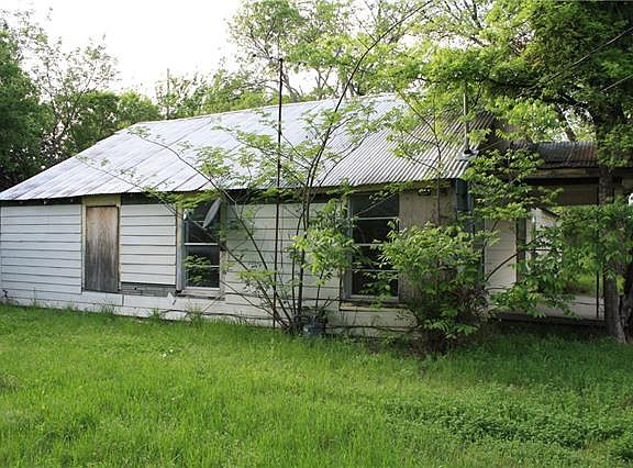 3rd image of 1601 N Brazos Ave