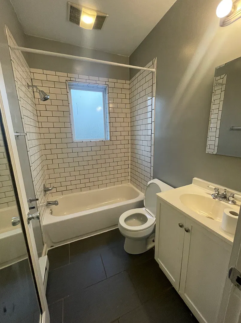1117 S. Plymouth Avenue — Photo 3