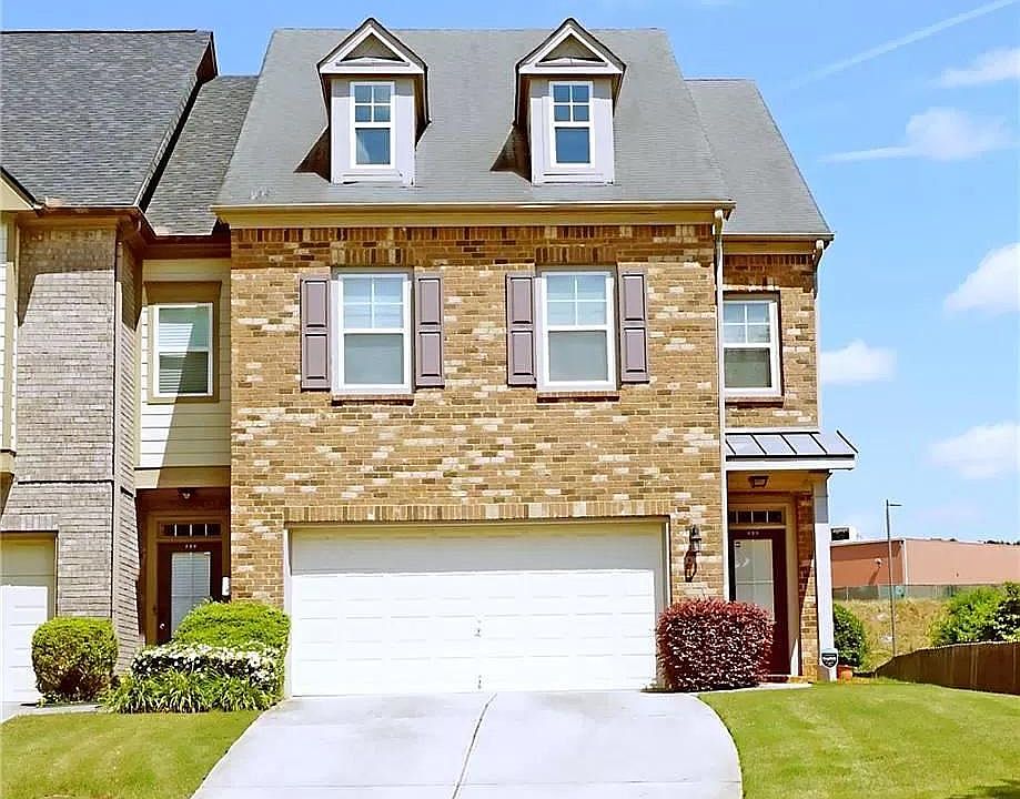 1st image of 939 Parkside Wood Ct