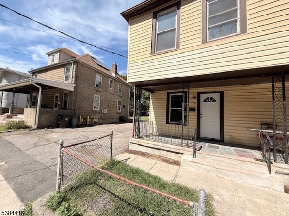 17 Stoll St