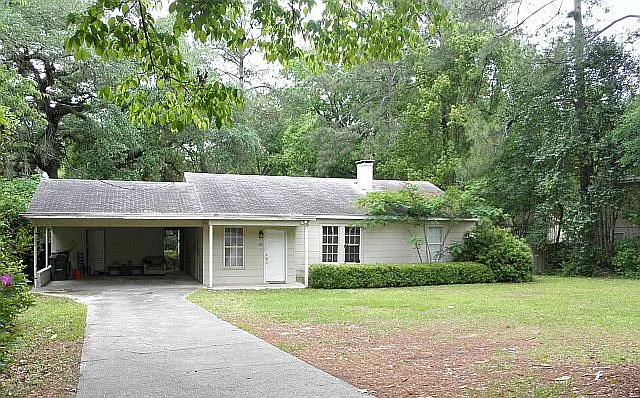 108 Valencia Dr — Photo 1