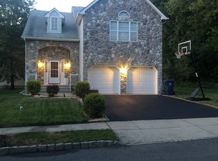 9 Morrell Rd, Lawrence Township, NJ 08648