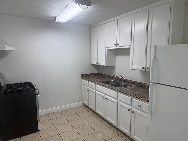 312 W Rentz St #89 — Photo 6