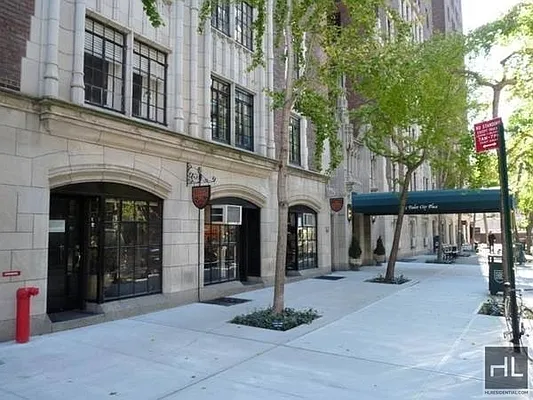 Rented by Highline Residential | media 7