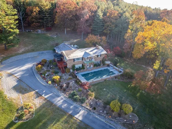 13188 Jenny Ln, Fulks Run, VA 22830