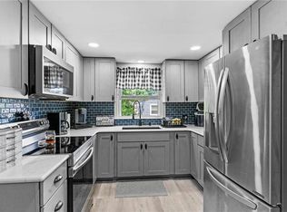 11 Creighton Pl, Coventry, RI 02816