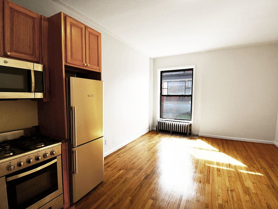 2nd image of 53 W 72nd St APT 5E