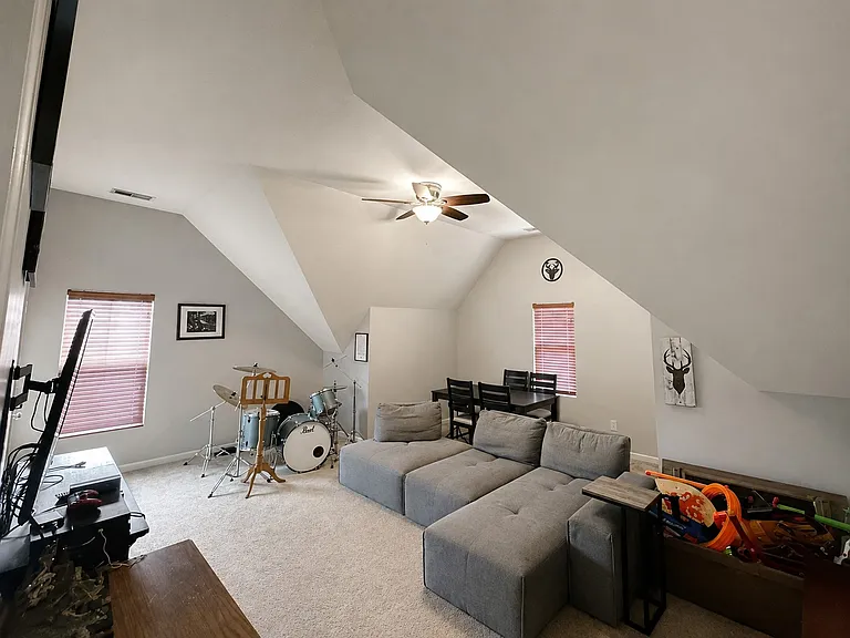 481 Highgrove Dr — Photo 20