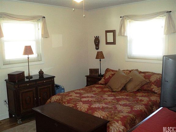 4th image of 324 Taubrook Pl NW