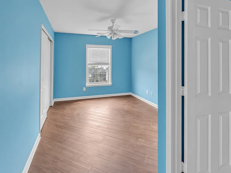 240 Seymour Pl — Photo 18