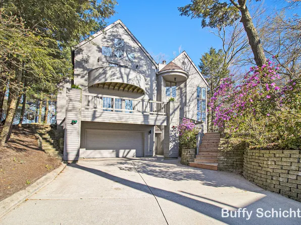 29 Honeymoon Hl, Grand Haven, MI 49417