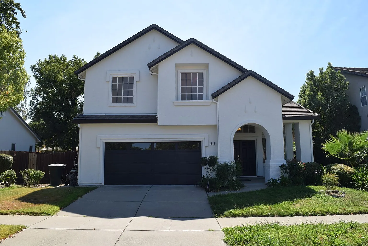 816 Madison Way photo 1