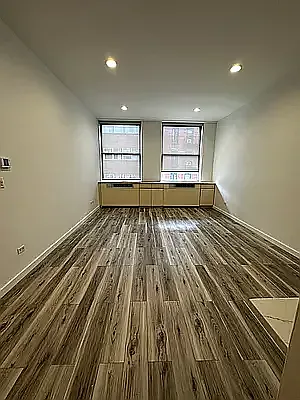 80 Elizabeth St — Photo 4
