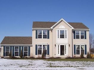 2241 Hunters Hollow Ln, Lake View, NY 14085